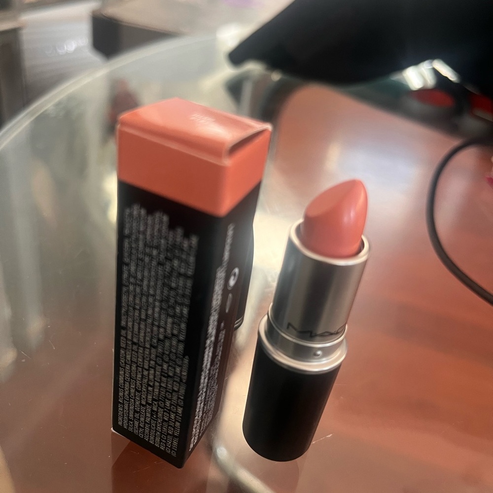 Authentic MAC Lipstick myth NWT